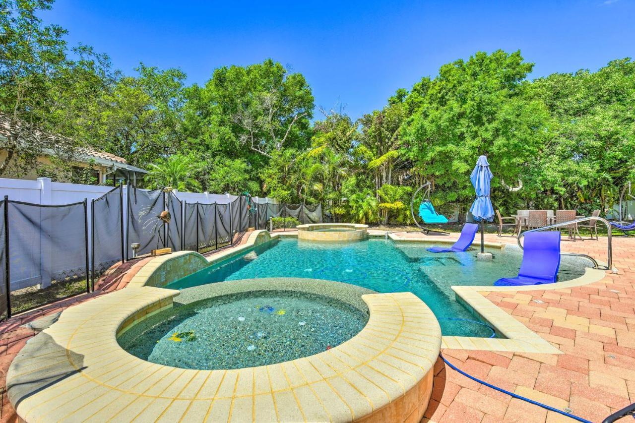 Sun-Soaked Sarasota Oasis With Pool And Hot Tub! Villa Exterior photo